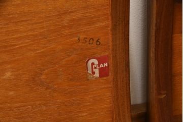 イギリスビンテージ　北欧スタイル　G-PLAN(ジープラン)　温かみのある木味が魅力のネストテーブル(サイドテーブル、カフェテーブル、ヴィンテージ)(R-063242)