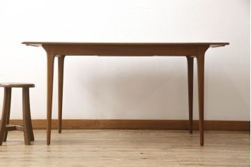 ビンテージ家具　A.H McINTOSH(マッキントッシュ)　チーク材　シンプルで洗練された佇まいのエクステンションテーブル(ダイニングテーブル、4人掛け、6人掛け、ヴィンテージ)(R-063248)