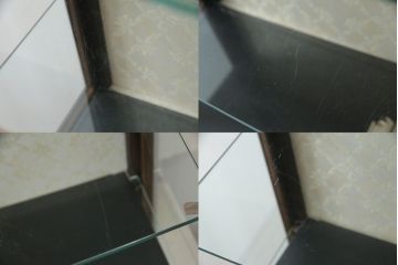 イギリスアンティーク　マホガニー材　クロウ&ボールの脚がクラシカルな雰囲気を高めるキャビネット(ショーケース、戸棚、収納棚、飾り棚、ガラスケース)(R-063249)