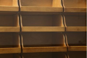 イギリスアンティーク　明るい色合いが魅力的なレトロな雰囲気漂うシャツケース(ショーケース、戸棚、陳列棚、店舗什器、ガラスケース)(R-063250)
