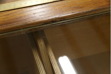 イギリスアンティーク　明るい色合いが魅力的なレトロな雰囲気漂うシャツケース(ショーケース、戸棚、陳列棚、店舗什器、ガラスケース)(R-063250)