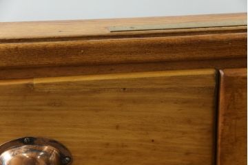 イギリスアンティーク　明るい色合いが魅力的なレトロな雰囲気漂うシャツケース(ショーケース、戸棚、陳列棚、店舗什器、ガラスケース)(R-063250)