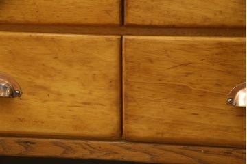 イギリスアンティーク　明るい色合いが魅力的なレトロな雰囲気漂うシャツケース(ショーケース、戸棚、陳列棚、店舗什器、ガラスケース)(R-063250)