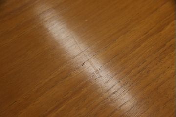 ビンテージ家具　希少!　チーク材　A.H McINTOSH(マッキントッシュ)　洗練されたデザインと機能性が魅力のサイドボード(ローボード、リビングボード、収納棚、戸棚)(R-063251)