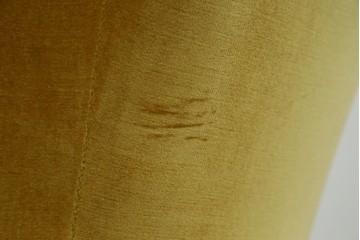 イギリスアンティーク　マホガニー材　イエローカラーのファブリックが空間を華やかに彩るサロンチェア　(R-063254)