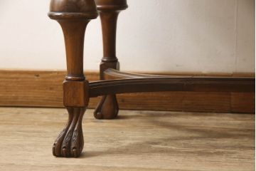 イギリスアンティーク　ウォールナット材の杢目が魅力的なキャビネット(キュリオケース、ガラスケース、ショーケース、戸棚、収納棚、飾り棚)(R-063257)