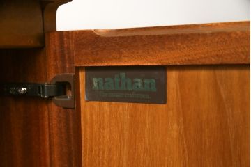 イギリスビンテージ　nathan社(ネイサン)　チーク材　見せる収納を楽しめるキャビネット(ウォールユニット、食器棚、収納棚、飾り棚、ヴィンテージ、北欧)(R-063258)
