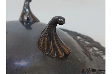 宮本商行　MIYAMOTO-SHOKO　純銀製　STERLINGSILVER　透飾貝脚　コンポート　540g　繊細な装飾がテーブルに華やぎをもたらす菓子器(皿)(R-063270)