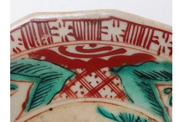 古犬山焼　麒麟　鳳凰文　6.2寸　約19cm　赤絵十八角皿(共箱付き、和食器、平皿、6寸2分)(R-063274)
