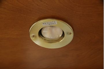 中古　横浜クラシック家具　ダニエル(Daniel)　E-214　上品な佇まいのエトランジェキュリオケース(キャビネット、ガラスケース、ショーケース、陳列棚、飾り棚、戸棚、店舗什器)(R-063277)