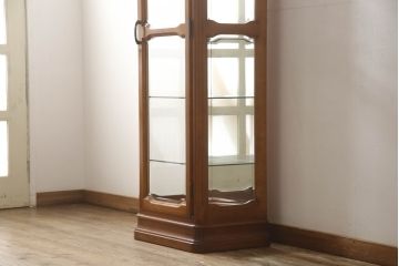 中古　横浜クラシック家具　ダニエル(Daniel)　E-214　上品な佇まいのエトランジェキュリオケース(キャビネット、ガラスケース、ショーケース、陳列棚、飾り棚、戸棚、店舗什器)(R-063277)