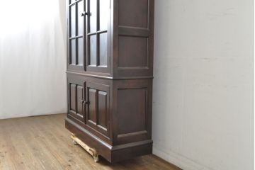 中古　松本民芸家具　E型書棚　クラシカルな雰囲気が品のあるブックケース(本箱、戸棚、収納棚、飾り棚、キャビネット)(定価約79万円)(R-063278)