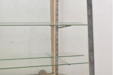 和製アンティーク　ナラ(楢)材　Rガラス　台形　珍しいデザイン!!　昭和レトロな雰囲気漂うショーケース(カウンターテーブル、ガラスケース、陳列棚、店舗什器、コレクションケース、曲げガラス)(R-063281)