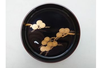 蒔絵師　吉田華正(利昭)　唐松　蒔絵　ロクロ目　盛筋　喰篭(食籠、食篭、共箱付き、菓子器、漆器)(R-063285)
