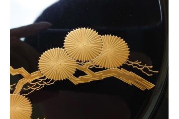 蒔絵師　吉田華正(利昭)　唐松　蒔絵　ロクロ目　盛筋　喰篭(食籠、食篭、共箱付き、菓子器、漆器)(R-063285)