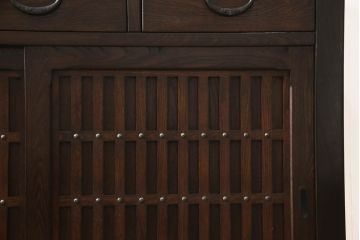 中古　美品　最高級　府中家具　松尾博昭 作　栗材　和の趣あふれる佇まいが魅力的な水屋箪笥サイドボード(食器棚、戸棚、収納棚、キャビネット)(R-063301)