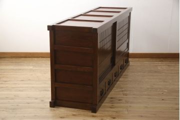 中古　美品　ニレ材　上質な和の空間づくりにおすすめの水屋箪笥サイドボード(サイドキャビネット、食器棚、収納棚、戸棚)(R-063302)