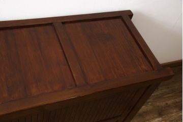 中古　美品　ニレ材　上質な和の空間づくりにおすすめの水屋箪笥サイドボード(サイドキャビネット、食器棚、収納棚、戸棚)(R-063302)