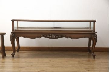 中古　イタリア高級家具　OAK社　繊細な手彫り彫刻が魅力のショーケース(ガラスケース、飾り棚、陳列棚、キャビネット、店舗什器)(定価約70万円)(R-063304)