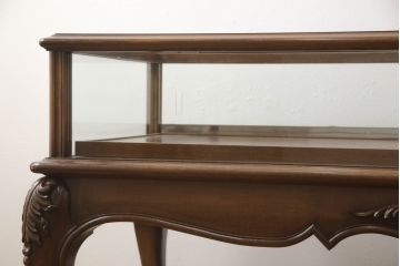 中古　イタリア高級家具　OAK社　繊細な手彫り彫刻が魅力のショーケース(ガラスケース、飾り棚、陳列棚、キャビネット、店舗什器)(定価約70万円)(R-063304)