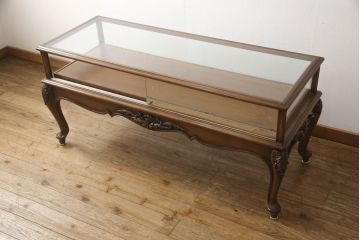 中古　イタリア高級家具　OAK社　繊細な手彫り彫刻が魅力のショーケース(ガラスケース、飾り棚、陳列棚、キャビネット、店舗什器)(定価約70万円)(R-063304)