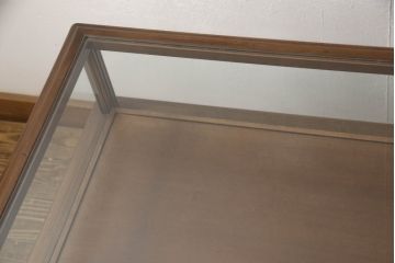 中古　イタリア高級家具　OAK社　繊細な手彫り彫刻が魅力のショーケース(ガラスケース、飾り棚、陳列棚、キャビネット、店舗什器)(定価約70万円)(R-063304)