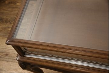中古　イタリア高級家具　OAK社　繊細な手彫り彫刻が魅力のショーケース(ガラスケース、飾り棚、陳列棚、キャビネット、店舗什器)(定価約70万円)(R-063304)