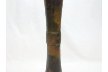 三世　秦蔵六  立鼓式　塗金銅花器　素材が持つ魅力をお楽しみいただける花瓶(金工家、平安蔵六、花入)(R-063318)
