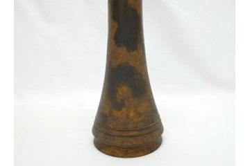 三世　秦蔵六  立鼓式　塗金銅花器　素材が持つ魅力をお楽しみいただける花瓶(金工家、平安蔵六、花入)(R-063318)