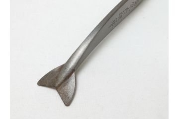 藤原良明(加藤真平)作　切り出し　イルカ　海豚　昭和戊辰年八月日　全長215mm　小刀(短刀、ナイフ、刃物)(R-063325)