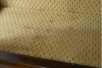 イギリスアンティーク　マホガニー材　細身の脚が上品な雰囲気を醸し出すキャビネット(飾り棚、収納棚、戸棚、ガラスケース、ショーケース)(R-063334)