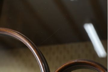 イギリスアンティーク　マホガニー材　細身の脚が上品な雰囲気を醸し出すキャビネット(飾り棚、収納棚、戸棚、ガラスケース、ショーケース)(R-063334)