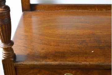 アンティーク家具　高級品!!　激レア!!　オーク材を贅沢に使用!!素晴らしい杢目の彫刻サイドキャビネット(収納棚、戸棚、飾り棚)(R-063335)