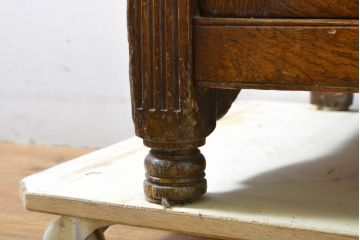 アンティーク家具　高級品!!　激レア!!　オーク材を贅沢に使用!!素晴らしい杢目の彫刻サイドキャビネット(収納棚、戸棚、飾り棚)(R-063335)