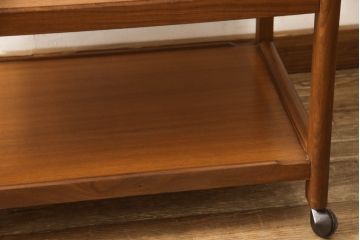 イギリスビンテージ　チーク材　用途に応じてフレキシブルに使えるキッチンワゴンテーブル(キッチンラック、トロリー、サイドテーブル、ヴィンテージ)(R-063339)