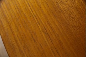 イギリスビンテージ　北欧スタイル　nathan(ネイサン)　チーク材　ユニークな形が個性的なコーナーキャビネット(飾り棚、収納棚、ヴィンテージ)(R-063340)