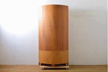 イギリスビンテージ　チーク材　nathan(ネイサン)　カーブを描いた個性的なフォルムが面白いコーナーキャビネット(飾り棚、ラック、収納棚、ヴィンテージ)(R-063341)