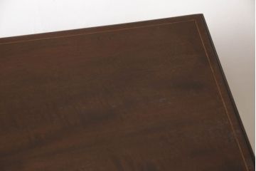 イギリスアンティーク　高級品!!　上手物　マホガニー材　象嵌入り　杢目が美しいアールデコスタイルのサイドキャビネット(戸棚、収納棚)(R-063342)