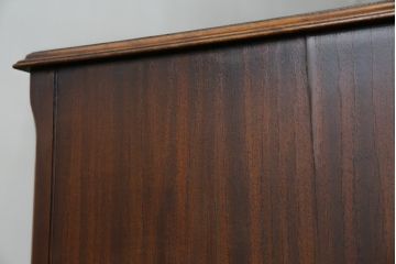 イギリスアンティーク　マホガニー材　美しい杢目が魅力的な小振りなチェスト(引き出し、サイドチェスト)(R-063344)