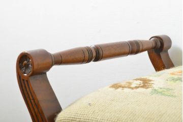 イギリスアンティーク　ウォールナット材　ゴブラン織りの座面がかわいらしい収納付きベンチ(長椅子、コファー、スツール、イス、チェア、2人掛け)(R-063346)