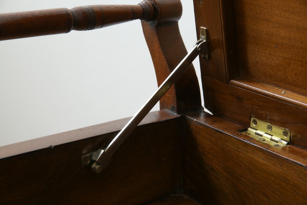 イギリスアンティーク　ウォールナット材　ゴブラン織りの座面がかわいらしい収納付きベンチ　(R-063346)