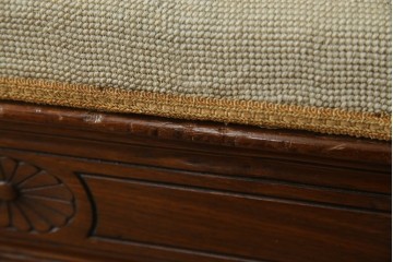 イギリスアンティーク　ウォールナット材　ゴブラン織りの座面がかわいらしい収納付きベンチ　(R-063346)