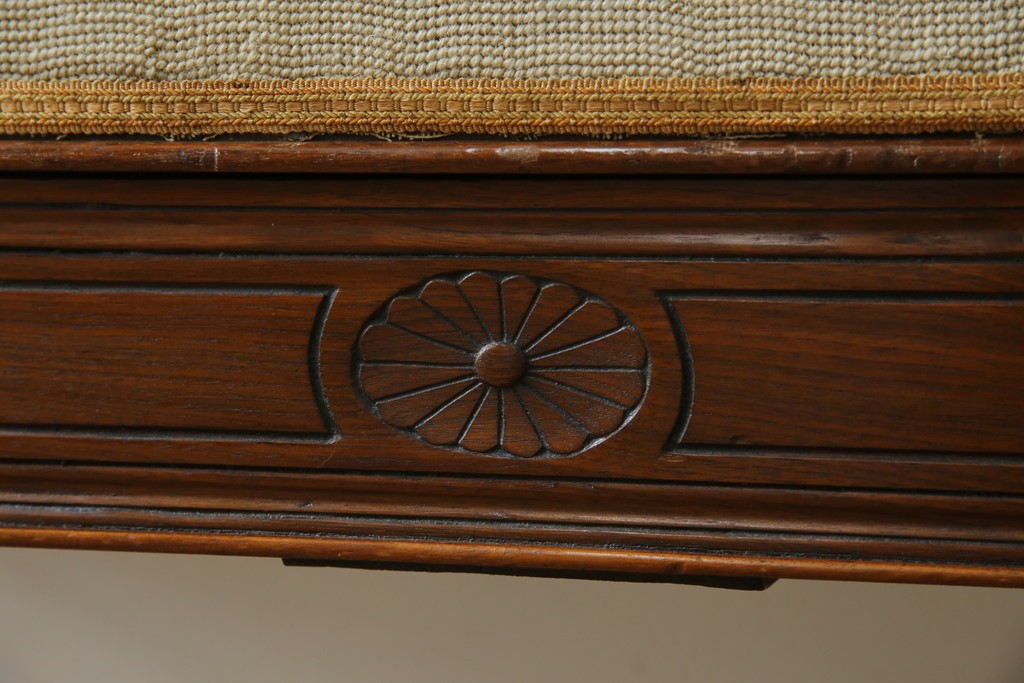 イギリスアンティーク　ウォールナット材　ゴブラン織りの座面がかわいらしい収納付きベンチ　(R-063346)