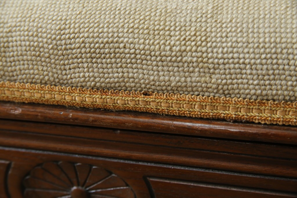 イギリスアンティーク　ウォールナット材　ゴブラン織りの座面がかわいらしい収納付きベンチ　(R-063346)