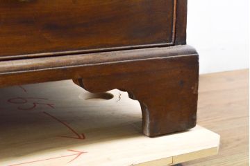 イギリスアンティーク　マホガニー材　凝ったつくりの取っ手がクラシカルな雰囲気を高めるライティングビューロー(チェスト、ワークデスク、在宅ワーク用デスク、在宅用、机、引き出し)(R-063350)