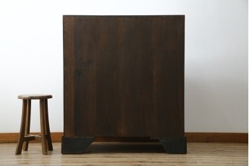 イギリスアンティーク　マホガニー材　凝ったつくりの取っ手がクラシカルな雰囲気を高めるライティングビューロー　(R-063350)