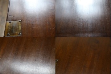 イギリスアンティーク　マホガニー材　凝ったつくりの取っ手がクラシカルな雰囲気を高めるライティングビューロー　(R-063350)