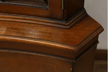 イギリスアンティーク　マホガニー材　象嵌入り　クラシカルな佇まいのコーナーキャビネット(戸棚、飾り棚、コーナーラック、収納棚、英国)(R-063353)