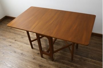 北欧ビンテージ　チーク材　温かみのある木味が魅力のバタフライテーブル(ダイニングテーブル、2人掛け、4人掛け、6人掛け、食卓、エクステンションテーブル、ヴィンテージ)(R-063354)