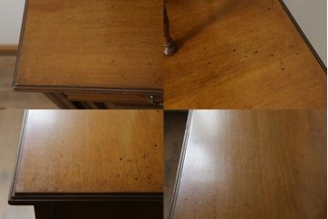 イギリスアンティーク　ウォールナット材　鏡付き　小振りなサイズが取り入れやすい!クラシカルなキャビネット(パーラーキャビネット、飾り棚、戸棚、収納棚、引き出し)(R-063356)